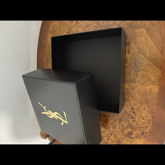 Authentic YSL Paper gift box - Picture 2 of 5